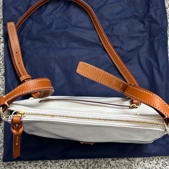 Dooney & Bourke White and Tan Shoulder Bag - Picture 8 of 8